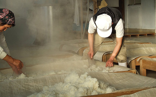 地元白州造り酒屋の米糀を使用